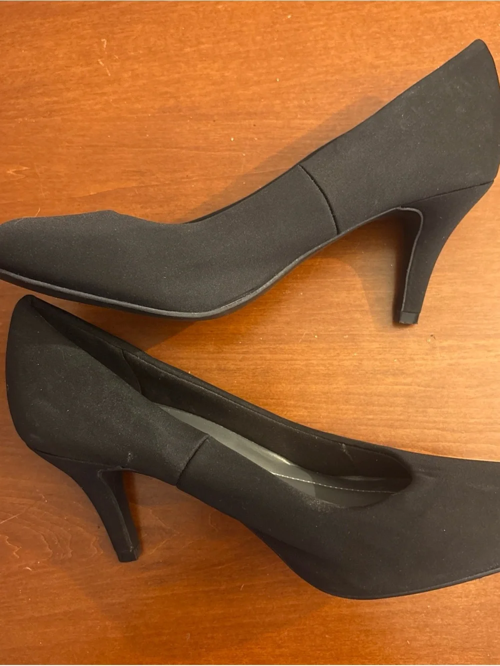 East 5th Black Women's Classic Pumps closed toe 8.5 low heel